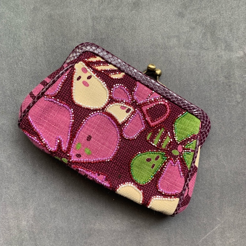 Vintage Isabella Fiore beaded clutch